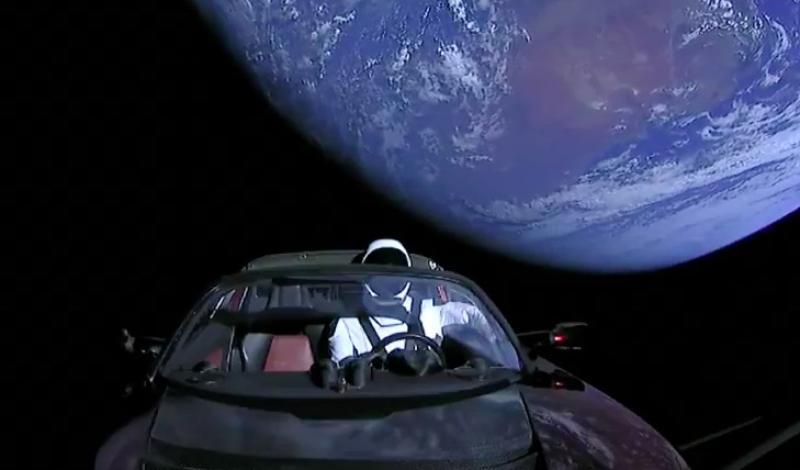 Вчора ввечері в США ракета Falcon вивела на орбіту Землі автомобіль Ілона Маска Tesla Roadster.