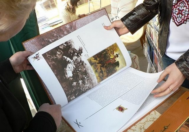 Благодійний книжковий ярмарок на підтримку закарпатських військових у зоні АТО стартує в Ужгороді 