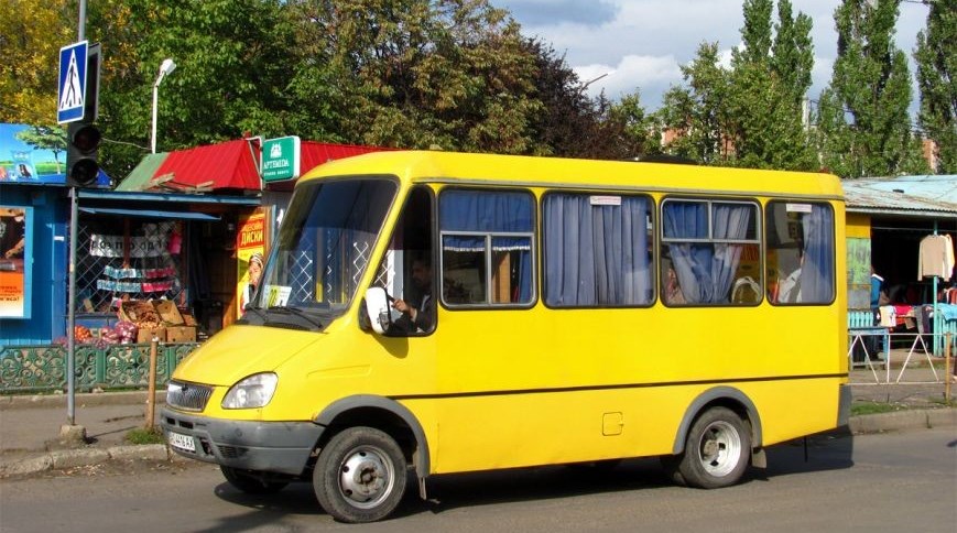 В Ужгороде зарегистрировали петицию против введения для школьников платного проезда в общественном транспорте