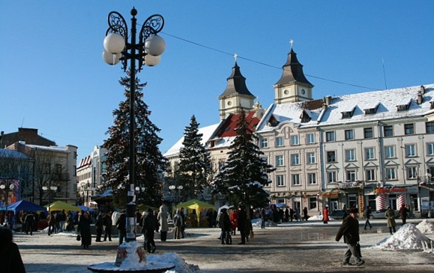Сургут был побратимом города с 2003 года, Серпухов - с 2001 года.