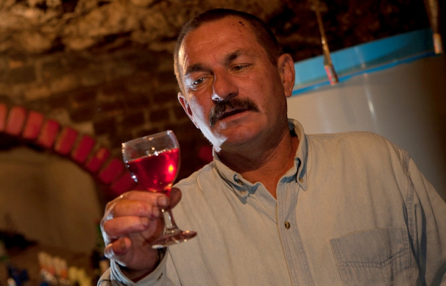 У вівторок, 20 березня, Верховна Рада України підтримала прийняття Законопроекту №6693 котрий передбачає спрощену процедуру ліцензування виробництва для малих виробництв виноробної продукції.