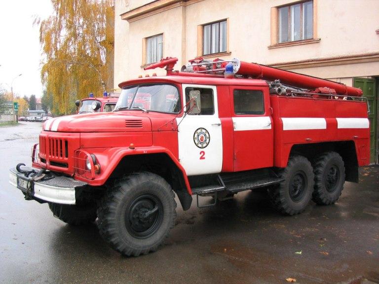 Про це йдеться в звіті Управління ДСНС України у Закарпатській області. Рятувальники повідомили про 3 пожежі.