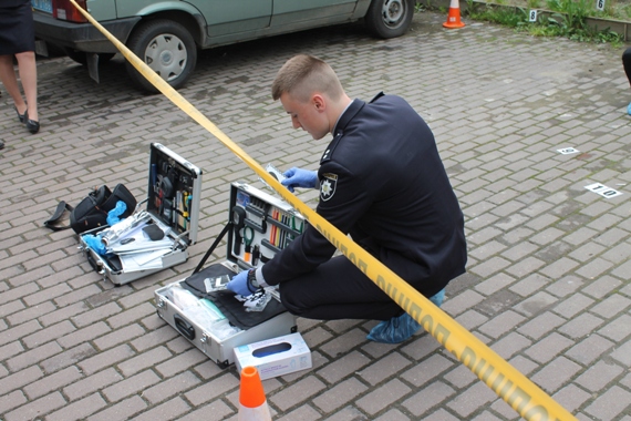 Техніки-криміналісти вдосконалили свої навички документувати місце події під час планових навчань у Головному управлінні Національної поліції в Закарпатській області.