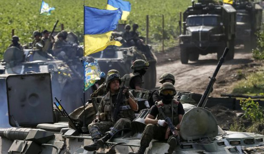 Українські війська в зоні проведення АТО готуються до відведення артилерії калібром 85 мм від лінії розмежування у Луганській області, яке розпочнеться завтра. 