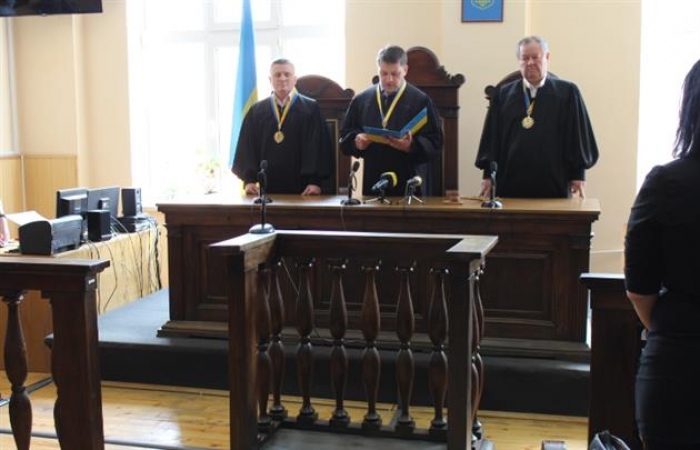 Прокуратура Закарпатской области в областном Апелляционном суде добилась отмены супер мягкого наказания и направлении на новое судебное рассмотрение дела в отношении двух мукачевцев, обвиняемых в убийстве.