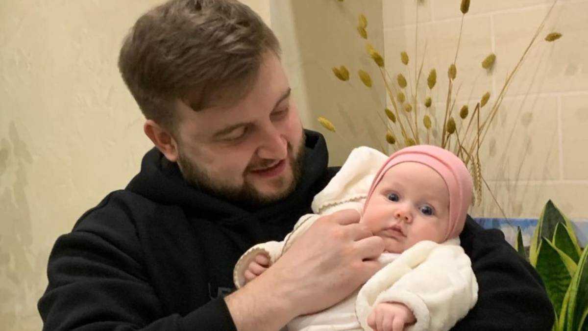Российская ракета убила Валерию Глодан и ее 3-месячную дочь в Одессе. Отец Юрий Глодан перед этим оставил квартиру в магазине. Потом я услышал известие о взрыве.