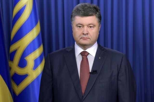 Президент Украины Петр Порошенко жестко раскритиковал идею некоторых политиков относительно отказа от Донбасса.