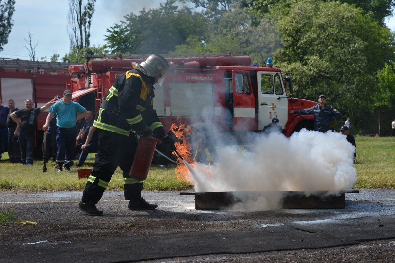 19 травня на ужгородському стадіоні «Авангард» визначали переможців у пожежно-прикладному спорті.