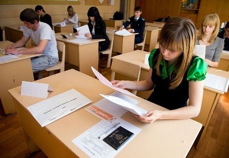 Сегодня, 24 апреля, началось внешнее независимое оценивание знаний одиннадцатиклассников с украинского языка и литературы.
