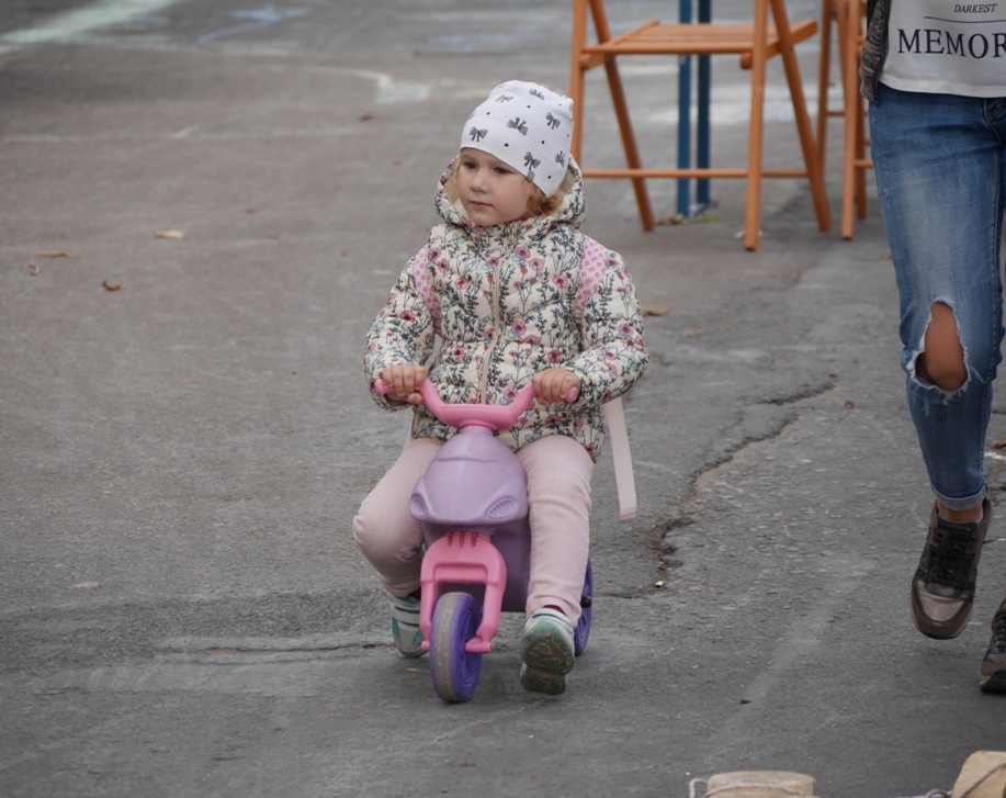 В Ужгороді на вулиці Льва Толстого сьогодні – День без автомобіля – один із багатьох заходів, що проходили у місті протягом тижня у рамках Європейського тижня мобільності.