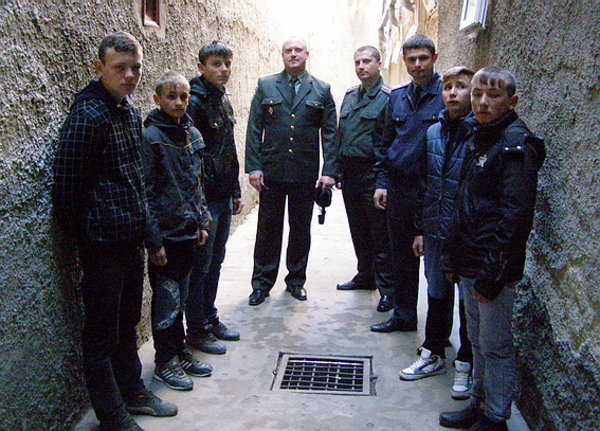 П’ятеро «важких підлітків», які перебувають на обліку, відвідали ізолятор тимчасового тримання Рахівського райвідділу міліції. 