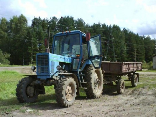 На Ужгородщині п'яний тракторист протаранив автомобіль правоохоронців – УМВС