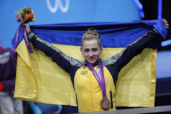 Украинка выиграла золото ЧЕ по тяжелой атлетике, одолев россиянку