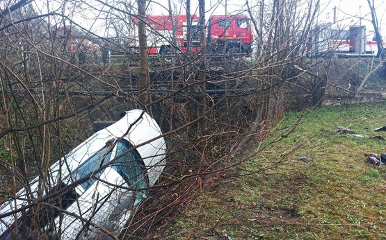 Екстрене повідомлення допомогло врятувати жінку після ДТП на Закарпатті (ФОТО)
