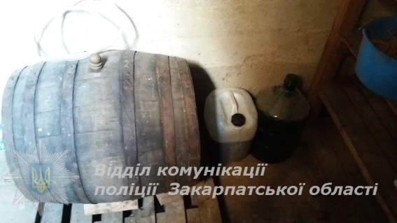 Слідче управління Головного управління Національної поліції у Закарпатській області завершило досудове розслідування у кримінальному провадженні за фактом виготовлення сурогатного алкоголю. 