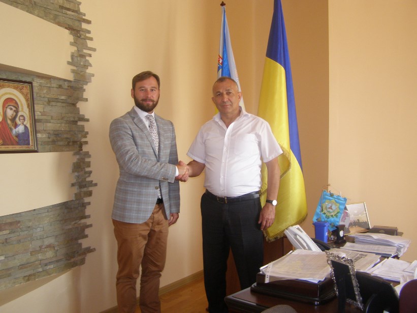 Хуст с рабочим визитом посетил глава города Валандово Республики Македония Николче Чурлиновски. 
