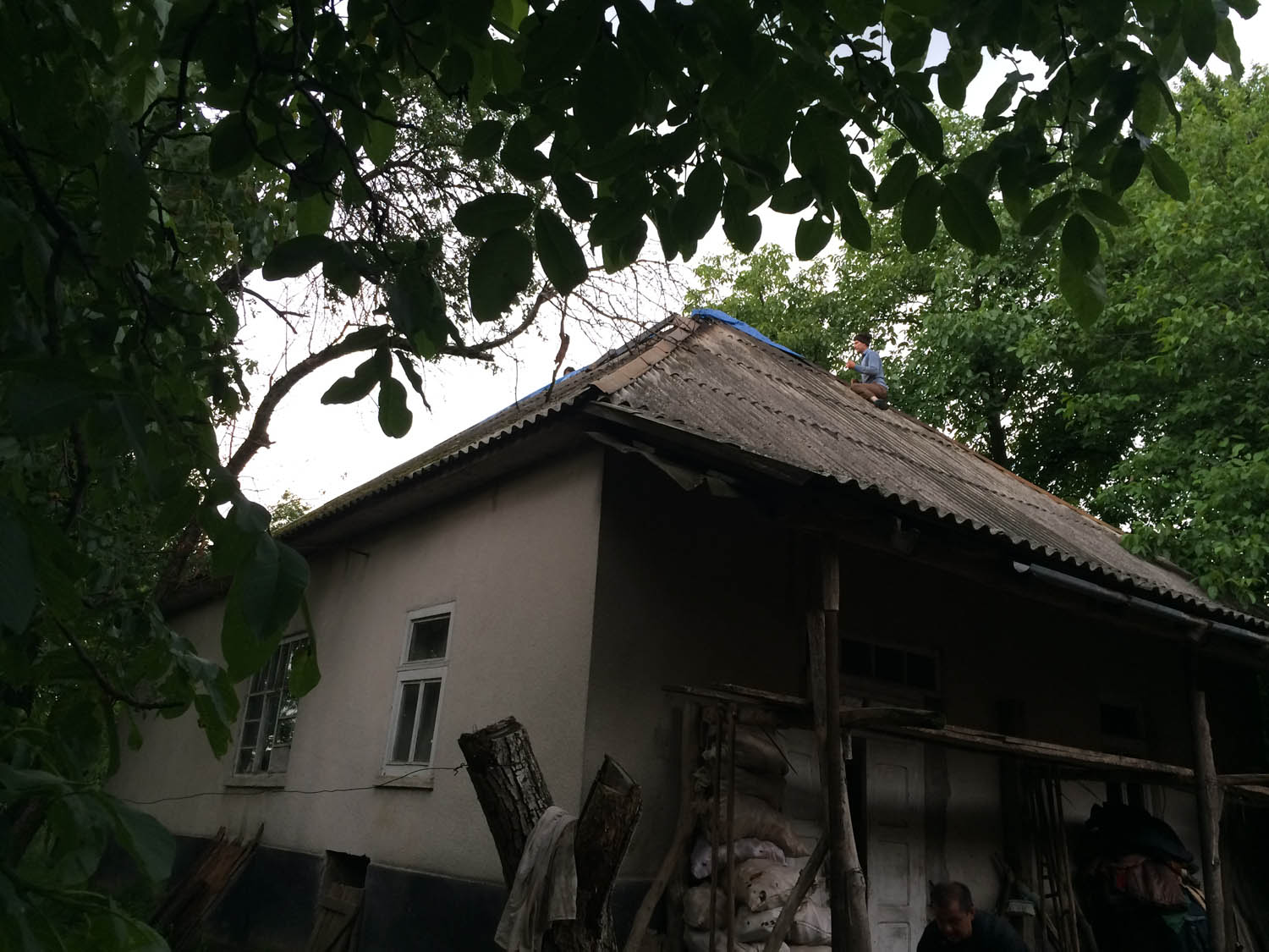 У селі Загаття пожежа у будинку знищила покрівлю на площі 10 м2.