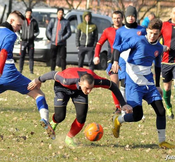 На Берегівщині триває Зимовий Кубок району з футболу