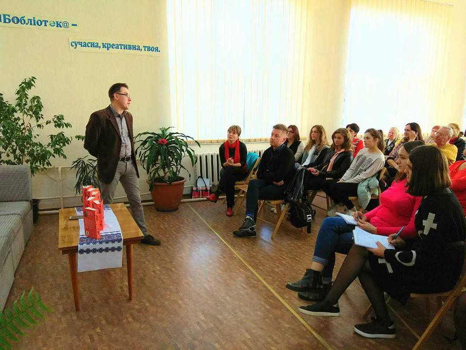 Письменник і журналіст Остап Дроздов презентував у Мукачеві роман "#2"