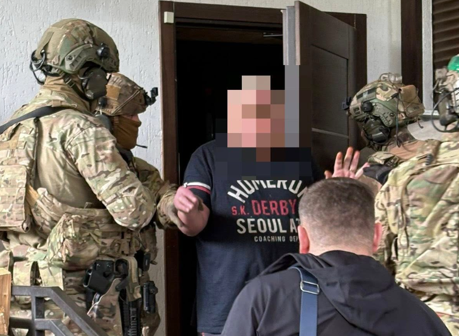 Великий скандал у Міноборони: ексчиновнику повідомили про підозру у розкраданні 33 мільйонів на закупівлі гвинтівок