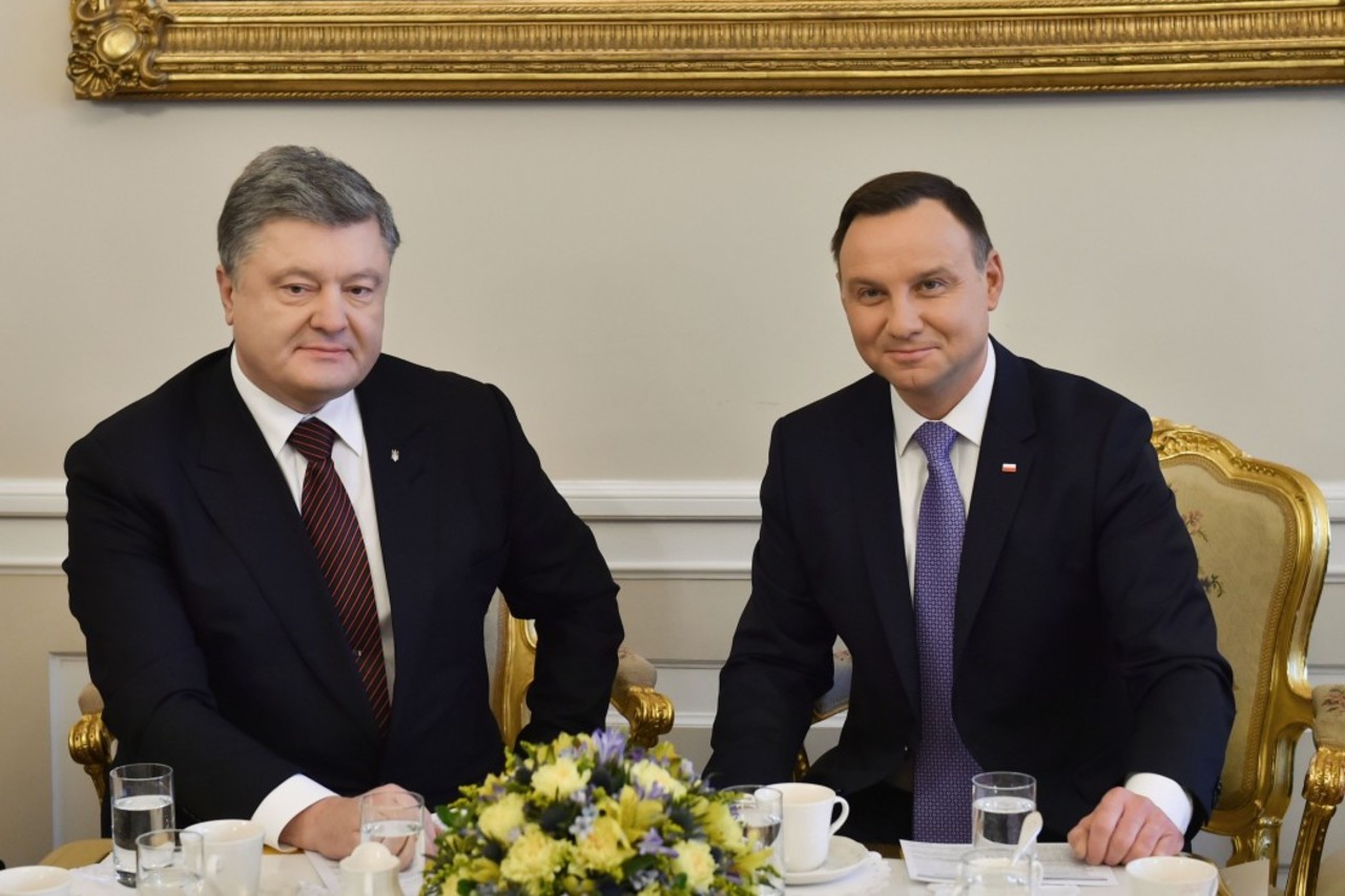 Україна і Польща прискорять будівництво газового інтерконектора, який дозволить збільшити обсяги поставок європейського газу в Україну.

