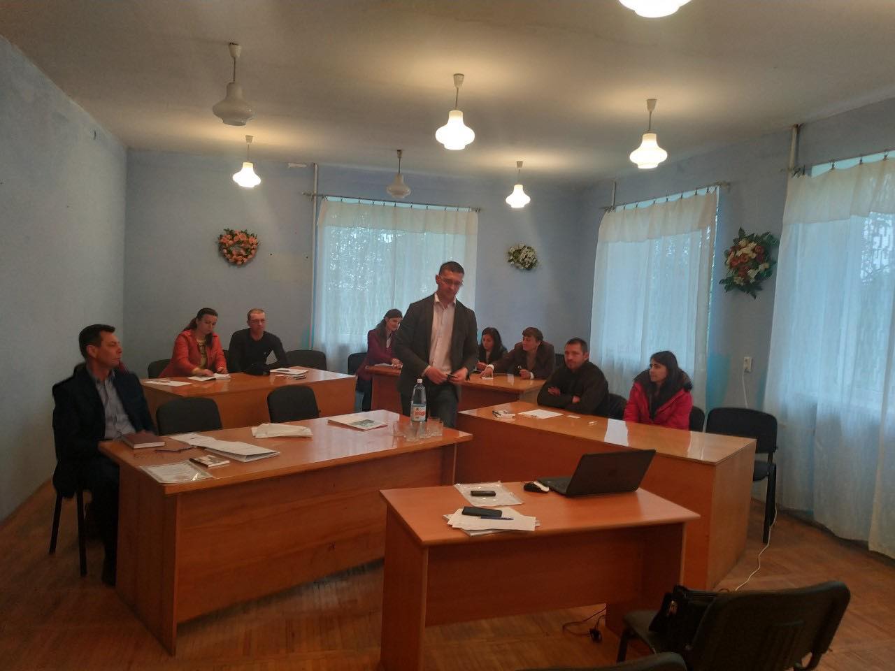 В селі Пацканьово на Ужгородщині відбувся семінар «Розвиток сільських територій», участь в якому взяли представники сіл Кібляри та Пацканьово: фермери, працівники сільрад, депутати та інші.