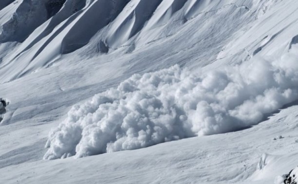 Вихідними у високогір'ї Закарпатської області збережеться сніголавинна небезпека 3 рівня.
