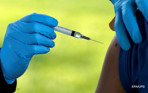 Масова вакцинація осіб, які отримали першу дозу препарату від коронавірусу, почнеться наступного тижня.

