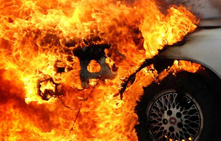 3 лютого о 00:05 надійшло повідомлення про загорання автомобіля Volkswagen LT, 2000 р.в. у с. Велика Уголька Тячівського району.