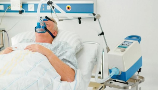 По словам главы Закарпатской областной государственной администрации Анатолия Полоскова, в регионе 80,7% всех коек, зарезервированных для пациентов с КОВИДом-19, обеспечены кислородом.