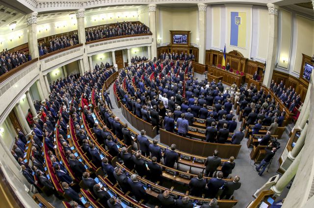 Верховна Рада Україна ухвалила президентський законопроект, яким пропонується збільшити чисельність Збройних сил України до 250 тисяч осіб, у тому числі 204 тисяч військовослужбовців.

