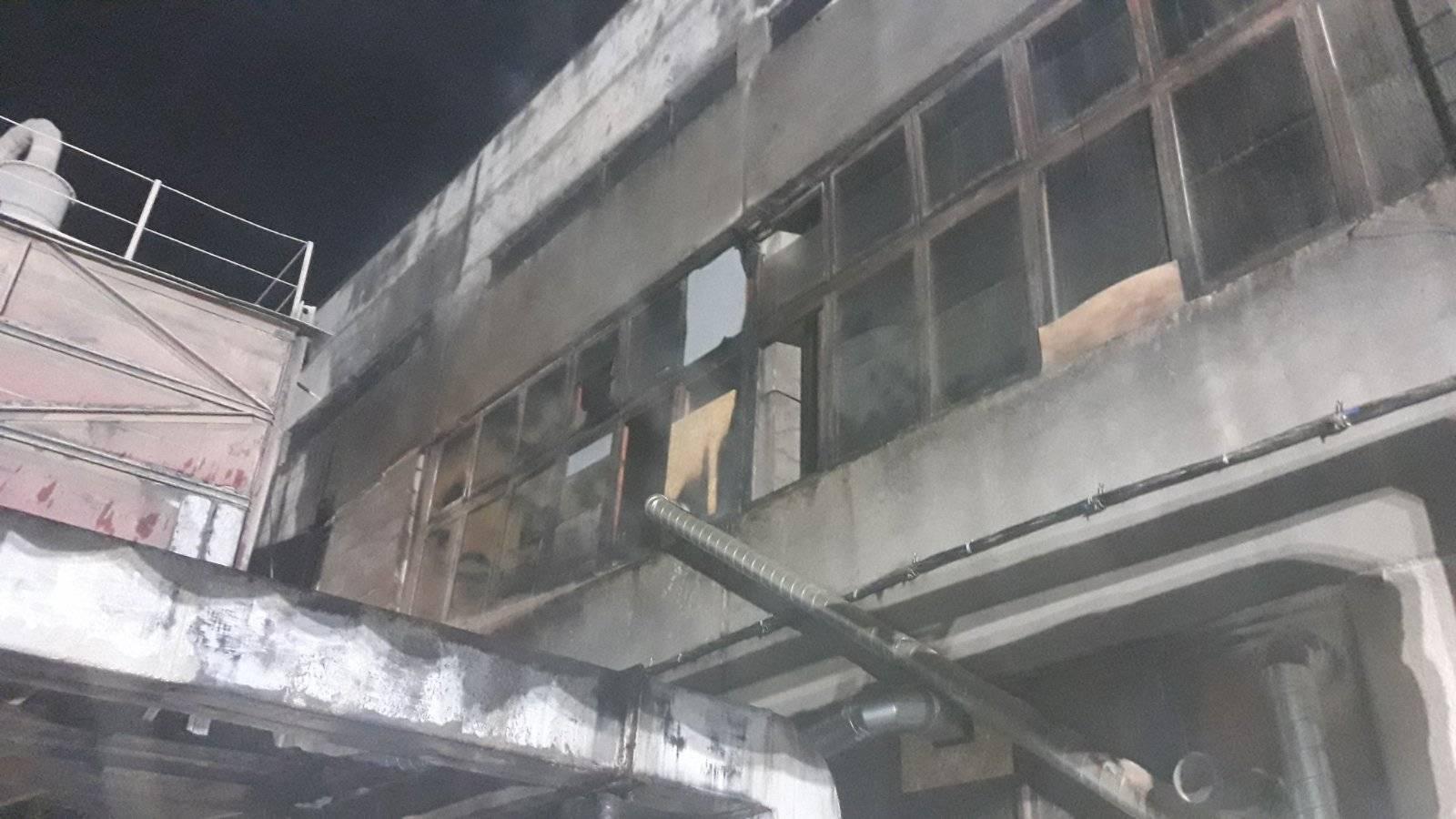 В Перечине спасатели ликвидировали пожар на деревообрабатывающем предприятии.