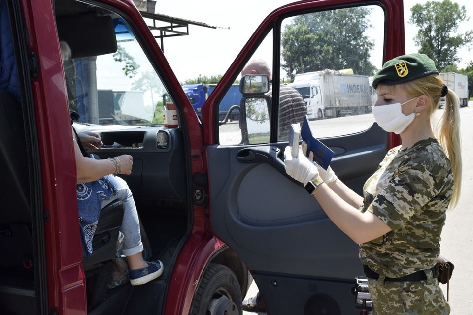 За прошедшие сутки зафиксировано 9 новых случаев инфицирования пограничников. Из них четыре – в Харьковской области, по два случая в Черновицкой и Львовской областях и один — в Закарпатской.
