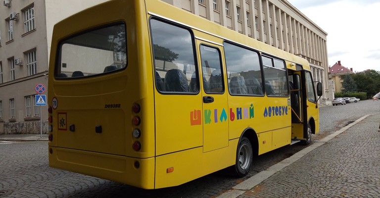 23 червня 2017 року передано на баланс Закарпатського обласного еколого-натуралістичного центру учнівської молоді новий автобус марки „Атаман”, виготовлений на Черкаському автомобільному заводі.

