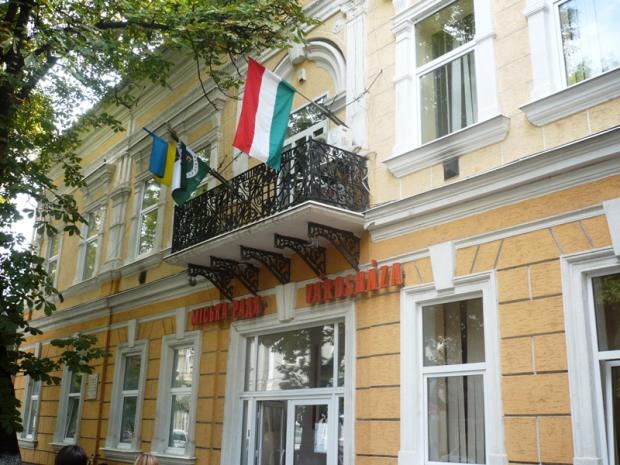На нещодавньому засіданні ТВК у Берегові затверджено 209 кандидатів у депутати міської ради, які змагатимуться за 26 депутатських мандатів. 