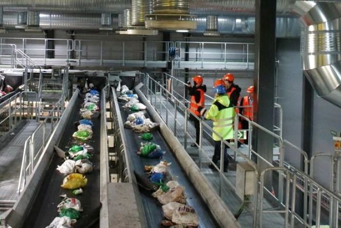 Будівництво сміттєпереробного заводу в с. Яноші просувається відповідно до планів.