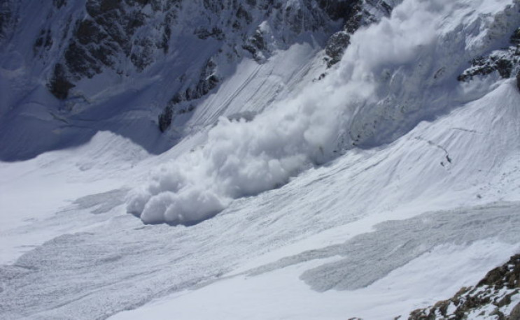 Синоптики попереджають про лавинну небезпеку у горах Закарпаття.