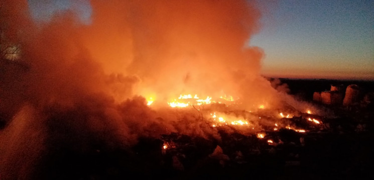 Масштабный пожар произошел в Береговском районе.