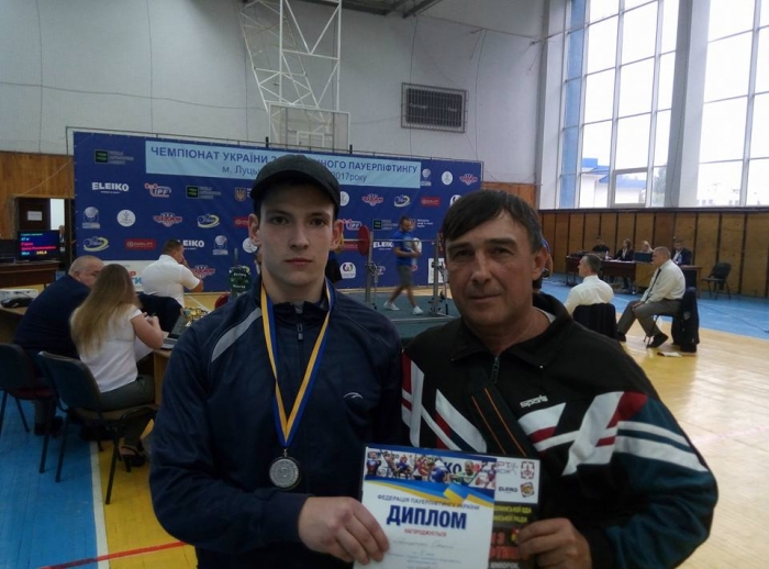Студент УжНУ здобув "срібло" чемпіонату країни з пауерліфтингу серед ВНЗ