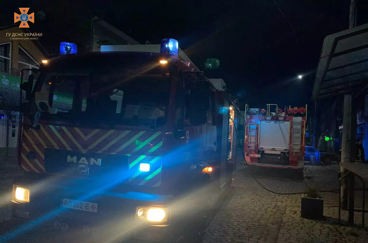 Мукачівські рятувальники ліквідували пожежу в квартирі.