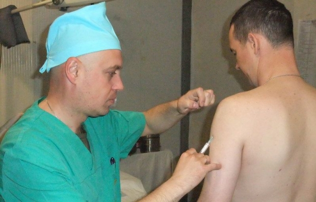 Дефіцитну протиправцеву вакцину МОЗ направить до Луганської і Донецької областей для потреб українських військових