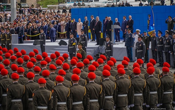 У РФ відреагували на військових НАТО на параді в Києві.