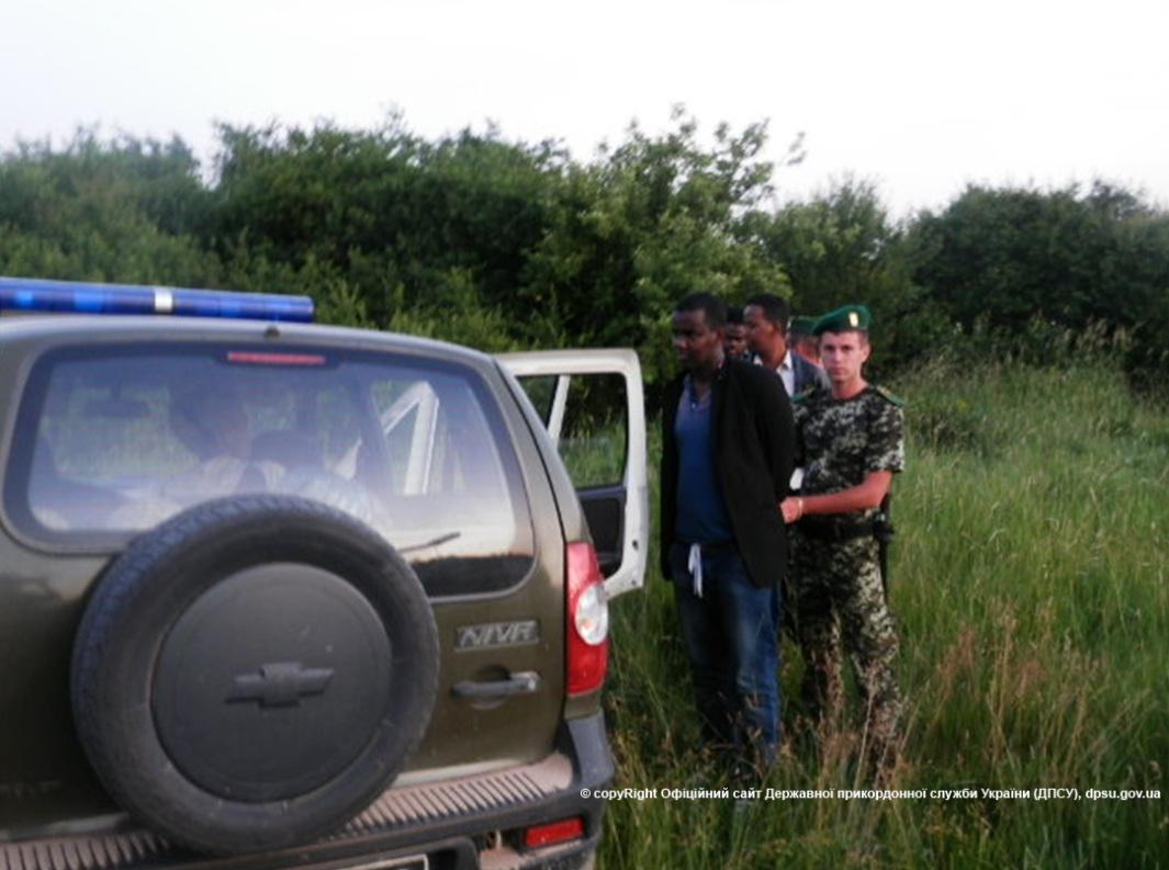 В Закарпатські області співробітники Держприкордонслужби затримали вчора 4 громадян Сомалі, які пробиралися в Угорщину.