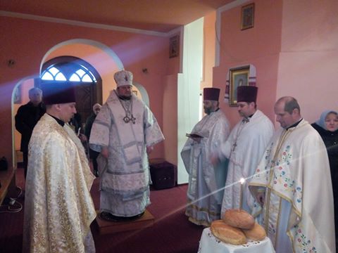 Сегодня, 20 января, в Свято-Успенском храме города Мукачево отслужили Божественную литургию в честь павших Героев Небесной Сотни.
