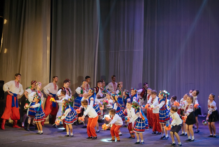 Зразковий дитячий ансамбль танцю «Веселка» громадської організації «Школи хореографічного мистецтва ім. Михайла Суслікова», святковим концертом відзначив 25-річчя творчої діяльності. 