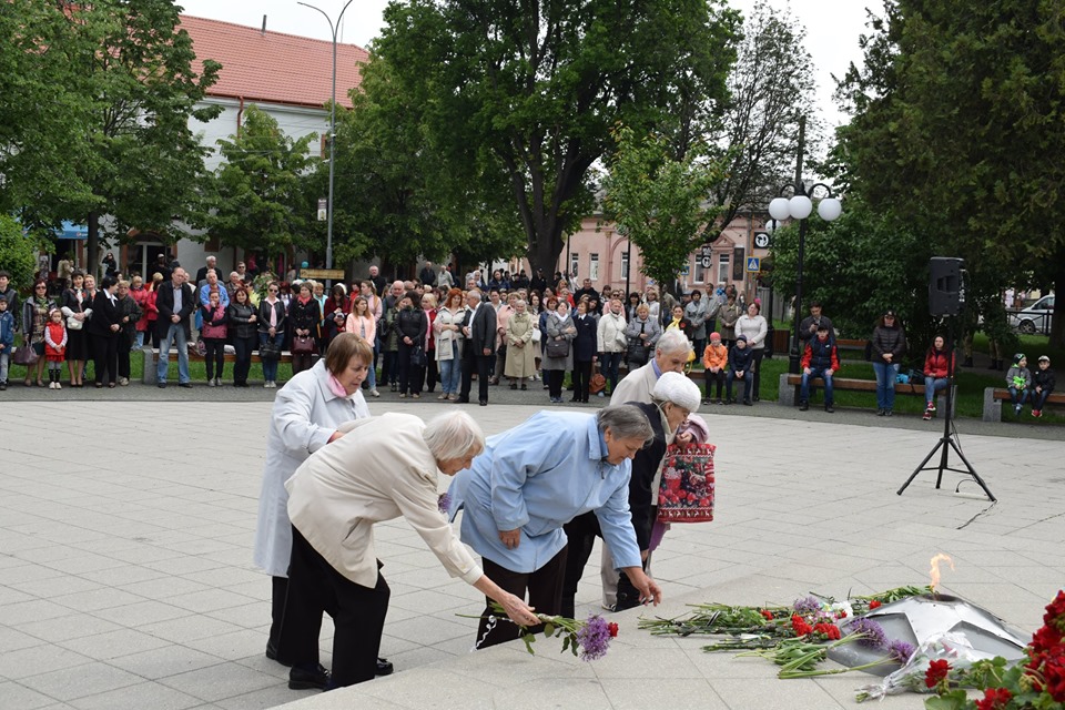 Сьогодні, 9 травня, у парку на площі Героїв відбулися урочистості з нагоди відзначення Дня перемоги над нацизмом у Другій світовій війні. 