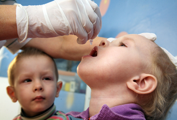 Вакцин достаточно, вакцина Imovax и пероральная вакцина против полиомиелита Sabine доступны.
