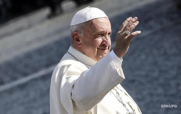 Папа Римський закликав жінок годувати немовлят у церкві