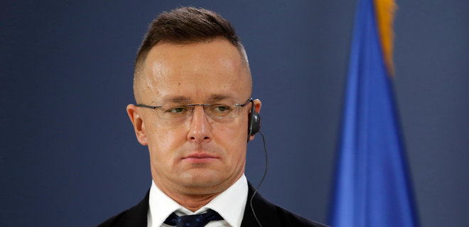 В Угорщини нове пояснення відмови від допомоги Україні зброєю.