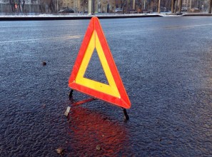 Внаслідок автопригоди із тілесними ушкодженнями госпіталізовано водія та двох неповнолітніх пасажирів, інформував Самбірський відділ поліції ГУНП у Львівській області.
